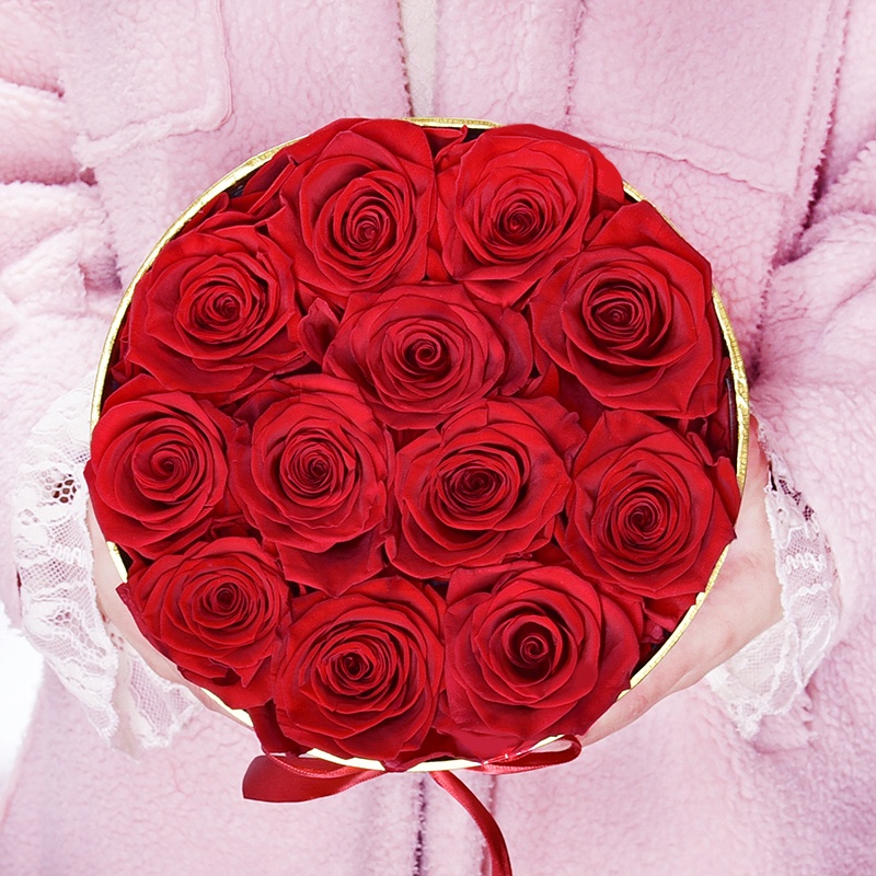 12 rose dans Golden Rim