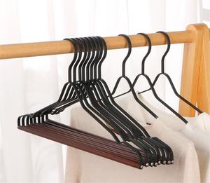 Cintres en métal noir antidérapants pour vêtements de manteau en métal modernes vintage pour une organisation de garde-robe <span class=keywords><strong>pratique</strong></span> et élégante - Product Image 6