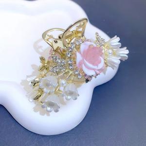 Alta calidad Metal Rose Hair Claw Crab Ladies Outdoor Casual Photo Shoot All Match Headwear Adornos con estilo dulce - Product Image 3