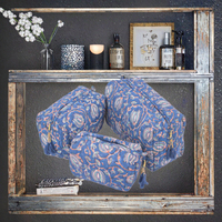 Sac de maquillage portable en coton matelassé à motif floral avec logo personnalisé, grande capacité, organisateur de cosmétiques réutilisable, fermeture éclair, pompon, pour femmes, voyage