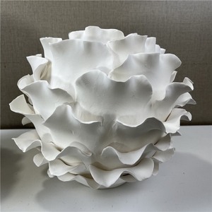 Vase à fleurs en céramique blanche nordique, vases ronds uniques, vase de table en porcelaine, décoration d'intérieur, mariage antique - Product Image 5