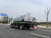 Camion pulvérisateur de jardinage 12 m³ avec moteur diesel, feux LED directionnels, pompe hydraulique 170 CV