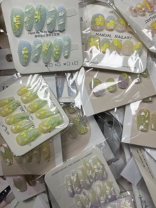 Faux ongles à presser faits main en acrylique, couvrance totale, luxe, forme carrée, motif fleur 3D, style sac surprise, styles <span class=keywords><strong>et</strong></span> tailles aléatoires, vente en gros - Product Image 2