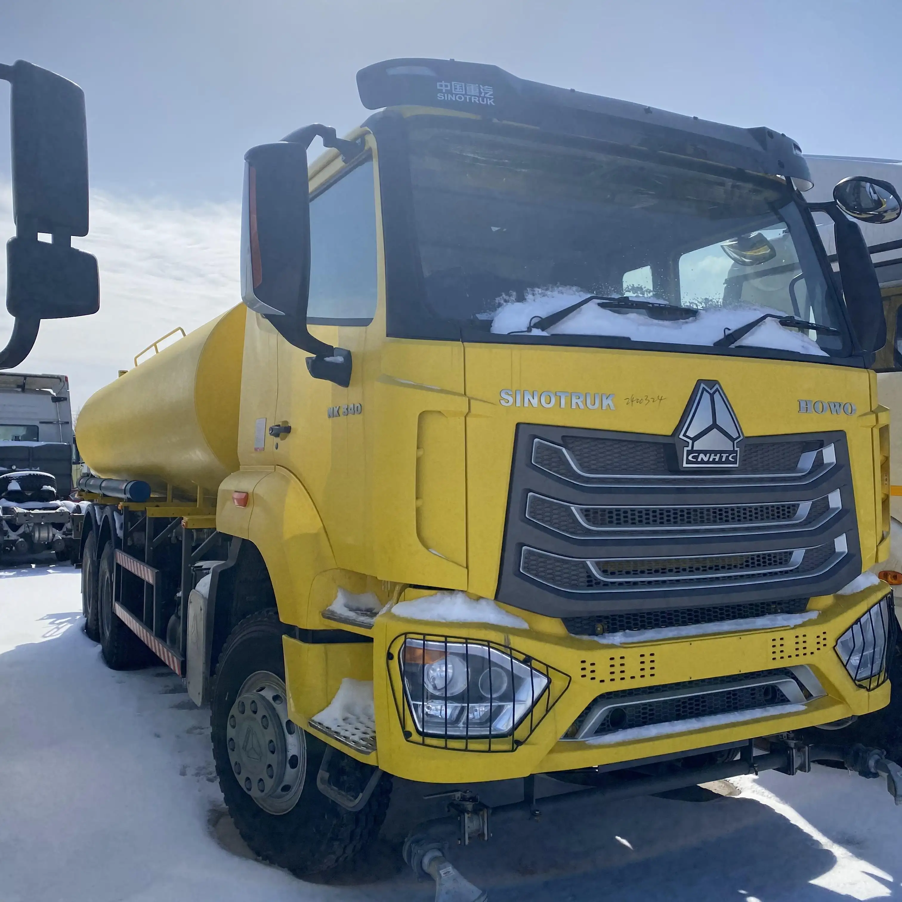 Magazzino Sinotruk trasporto 10000 3000 gallone in acciaio inox 30000 litri acqua irrigatore camion