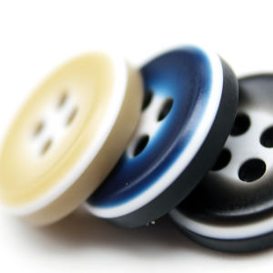 Manteau à boutons multicolore en résine 4 trous bon marché manteau <span class=keywords><strong>trench</strong></span> manteau à boutons robe pantalon bouton accessoires de couture - Product Image 4