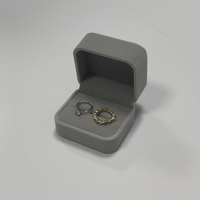 Wholesale Custom Luxury Gift Pack Packaging Proposal Package Jewelry Velvet Wedding Ring Box for Engagement