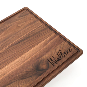 Planches à charcuterie en bois de noyer réversibles 16x11 avec poignée, gravées sur mesure, pour cadeau de mariage - Product Image 6