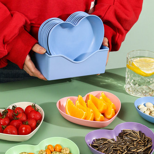 Piatto in Plastica a Forma di Cuore Riutilizzabile per Snack e Frutta, Contenitore per Semi di Melone, Noci e Bucce per Casa e Tavola - Product Image 3