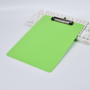 Portablocco in Plastica Formato A4 8.5x11 Colori Assortiti con Clip in Metallo e Foro Retrattile <span class=keywords><strong>per</strong></span> Uso Scolastico, Ufficio e Quotidiano - Product Image 6