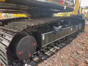 รถตักตีนตะขาบอุปกรณ์ก่อสร้างและ215มือสองสภาพดี - Product Image 4