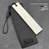 Étiquettes suspendues en carton personnalisées haut de gamme pour vêtements, chaussures et chaussettes pour femmes et hommes - Accessoires d'étiquetage de qualité supérieure YX 011