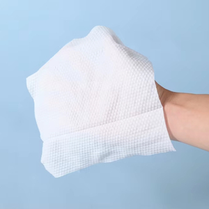Lingettes faciales non tissées pré-humidifiées pour un démaquillage et un nettoyage en profondeur, à base d'extrait d'avocat - Product Image 1