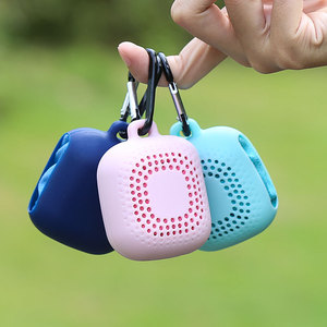 Toalla de microfibra portátil de secado rápido con funda de silicona, mini toalla deportiva comprimida para uso en exteriores - Product Image 1