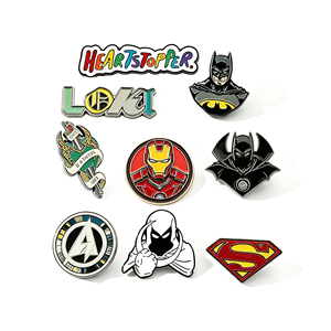 Novedad transfronteriza: Broches de aleación esmaltada inspirados en Marvel, de películas y series europeas y americanas, con personajes como Moon Knight, Scarlet Witch, Loki y Thanos. - Product Image 1