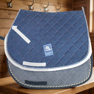 Almohadillas de Silla de Montar Inglesas Amara para Doma y Salto, de Algodón, Antideslizantes, con Forro Polar y Relleno de Poliéster, Personalizables - Product Image 3