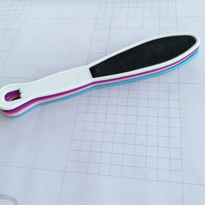 Meuleuse de pieds exfoliante professionnelle lime à pied en papier de verre Double face lime à pied en plastique avec logo personnalisé - Product Image 6