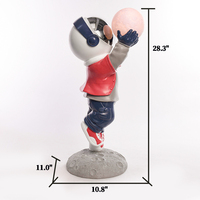 Ornement créatif pour salon, décoration d'intérieur, sculpture d'astronaute moderne en résine de style sportif avec lumière