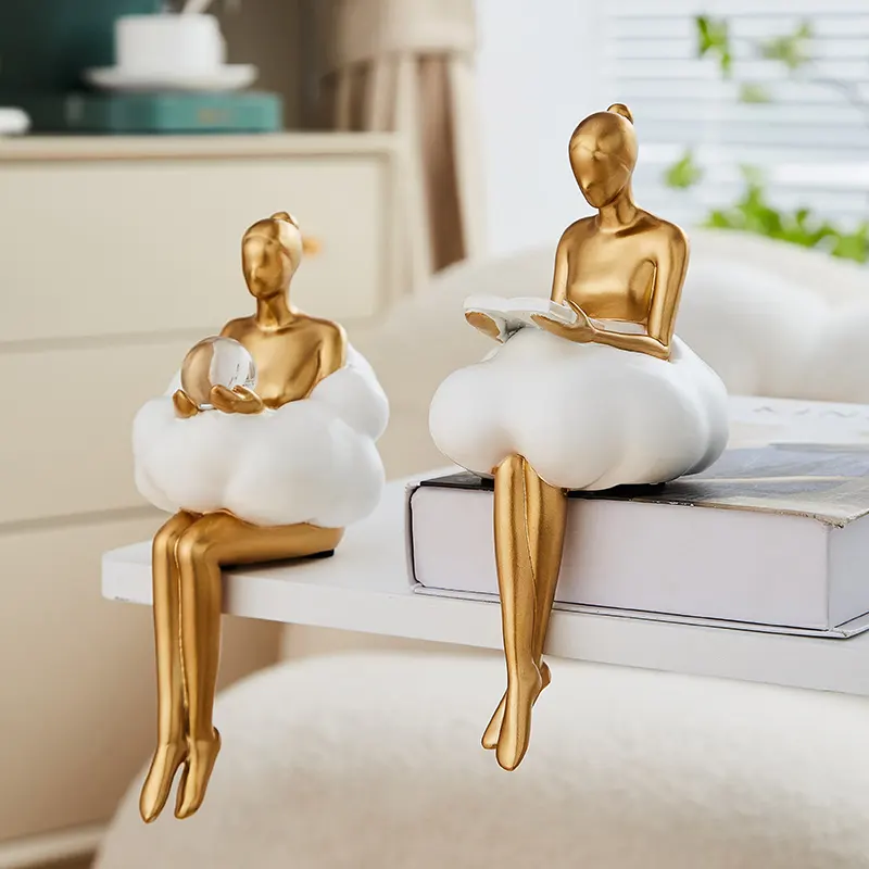 Fábrica al por mayor diseño independiente moderno nube chica resina decoración de escritorio para el hogar lujo minimalismo decoración nórdica regalos