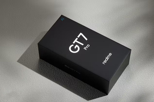 <strong>Realme</strong> GT7 <strong>Pro</strong> 2025 6.<strong>8</strong>" AMOLED 120Hz <strong>Android</strong> 15 5G LTE 24GB RAM+1TB ROM IP68 Waterproof Snapdragon 800 Series 6000mAh Battery - Product Image 2