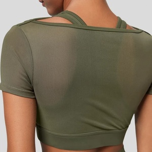 Ensemble de sport personnalisable pour femme : soutien-gorge de sport respirant en nylon, t-shirt col en V et short, grandes tailles, tenue de yoga pour femme - Product Image 3