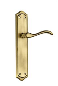 Juego de Accesorios Arquitectónicos de Latón - Acabado Satinado para Entradas de Villas Modernas - Product Image 4