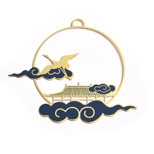 ที่คั่นหนังสือโลหะฉลุลายเคลือบทองคำ 3 มิติ แบบสั่งทำ - Product Image 1