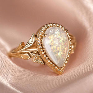 A008 Anello da Donna in Oro 18K con Opale, Design a Pianta, Montatura a Griffe, Anello di Fidanzamento con Gemma, Gioiello Stile Perla Bianca - Product Image 5