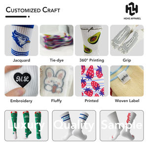 Meias de Luxo Personalizadas com Design Exclusivo, Meias de Algodão Comprimido para Homens, Meias de Basquete Brancas Unissex para Inverno - Product Image 4