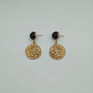 Pendientes de Moda con Baño de Oro PVD, Acero Inoxidable 316L, Diseño Sostenible y Resistente - Product Image 1