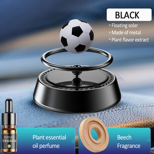 Diffuseur d'huiles essentielles pour voiture, ornement d'intérieur automobile, parfum liquide en métal, rotation de football suspendue solaire, vente chaude - Product Image 3