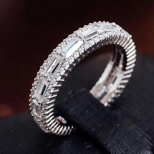 Anello Impilabile con Zirconi, Design Minimalista Geometrico, Gioiello da Dito alla Moda per Donna, Uso Quotidiano - Product Image 6