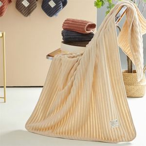 Ensemble de bain en tissu polaire corail, couleur unie, séchage rapide, serviette douce pour hôtel, spa et usage domestique - Product Image 3