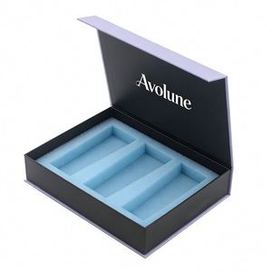 Boîte cadeau rigide en papier recyclable de luxe avec fermeture magnétique, logo personnalisé en relief, doublure en éponge, couleur personnalisée, pour vêtements et chaussures - Product Image 2