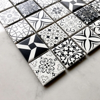 Designs marocains couleur forme carrée carreaux de céramique en porcelaine émaillée motif mosaïque carreaux de mosaïque