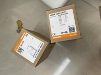 Encoder Rotary Asli Baru E40s8-1000-3-n-24 Sistem Kontrol Plc Otomatisasi Industri Baru Asli yang Dapat Diprogram E40s8-1