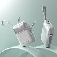 Batterie externe portable 10000 mAh en promotion avec charge ultra-rapide 22,5 W/35 W, câbles intégrés, design fin, impression de logo