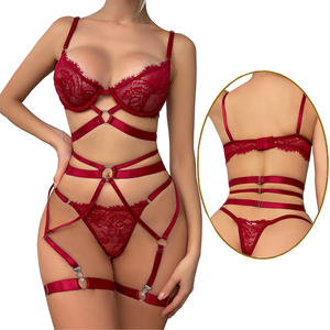 Sous-vêtements pour femmes de haute qualité Soutien-gorge et culotte sexy Nouveau design Lingerie sexy pour adolescentes rouges avec <span class=keywords><strong>porte</strong></span>-<span class=keywords><strong>jarretelles</strong></span> - Product Image 1