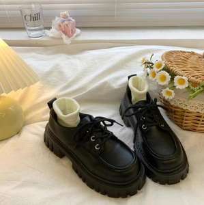 Nouveaux Mocassins Plateformes Épaisse Semelle en Cuir Beige Imperméables Vintage pour Femme Printemps-Été-Automne - Product Image 4