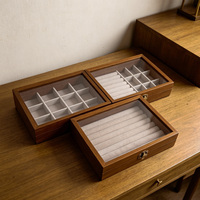Boîte de rangement pour bijoux en bois avec couvercle en verre, finition grain de noyer, doublée de velours, pour petits accessoires, présentation en magasin et à domicile