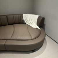 Canapé en cuir Salon Nouvelle fonction minimaliste italienne Designer Dossier de forme spéciale Canapé rotatif sur rail