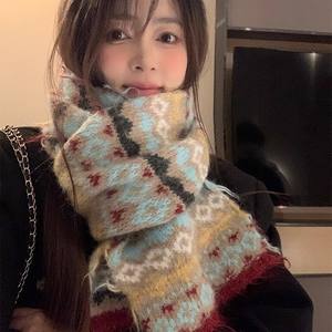 Écharpe d'hiver haut de gamme en tricot jacquard rétro, épaisse et chaude, motif Fair Isle, en polyester, pour un usage décontracté, châle polyvalent et traditionnel - Product Image 3