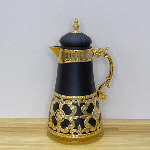 Termo de 1L con Aislamiento, Diseño Real Dorado, Decoración Ramadán Mubarak, Termo Premium para Café Árabe y Servicio Iftar - Product Image 4