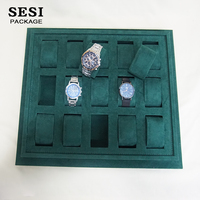 Affichage de montre personnalisé en velours de qualité supérieure Exhibidores Bandejas De Relojes 15 grilles plateau d'affichage de montre de marque verte en daim