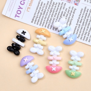 Breloques en résine en forme de poisson de dessin animé, accessoires faits à la main pour la vente en gros, pour la création de pinces à <span class=keywords><strong>cheveux</strong></span> et boucles de chaussures en colle crème DIY - Product Image 1