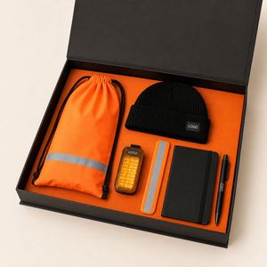Kit de Seguridad Personalizado para la Noche de Halloween con Bolsa Reflectante, Gorro, Clip, Luz, Pulsera, Cuaderno y Bolígrafo - Product Image 1