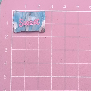 100 Pièces Nouveaux Adorables Bonbons en Résine Saint-Valentin Mini Bonbons Cabochons à Dos Plat pour Scrapbooking DIY et Accessoires d'Embellissement pour Slime - Product Image 4