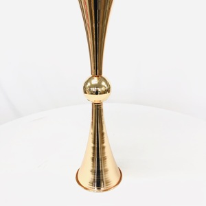 Décorations de centre de table, vases en métal doré en forme de trompette pour mariage - Product Image 5