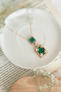 Luxury Gold Tone Green Accent Pendant <b>Necklace</b> for Women Elegant Fashion Jewelry <b>Statement</b> <b>Necklace</b> Party Wedding Anniversary - Product Image 4