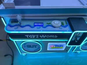 Playfun Games Nouvelle conception Machine à cadeaux et jouets en peluche, Jeu d'arcade à grue, Distributeur automatique de jouets <span class=keywords><strong>World</strong></span> Game à vendre - Product Image 2