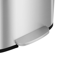 Poubelle à pédale de 13 gallons Poubelle en acier inoxydable Poubelle résistante aux empreintes digitales Poubelle à couvercle à fermeture souple pour la cuisine